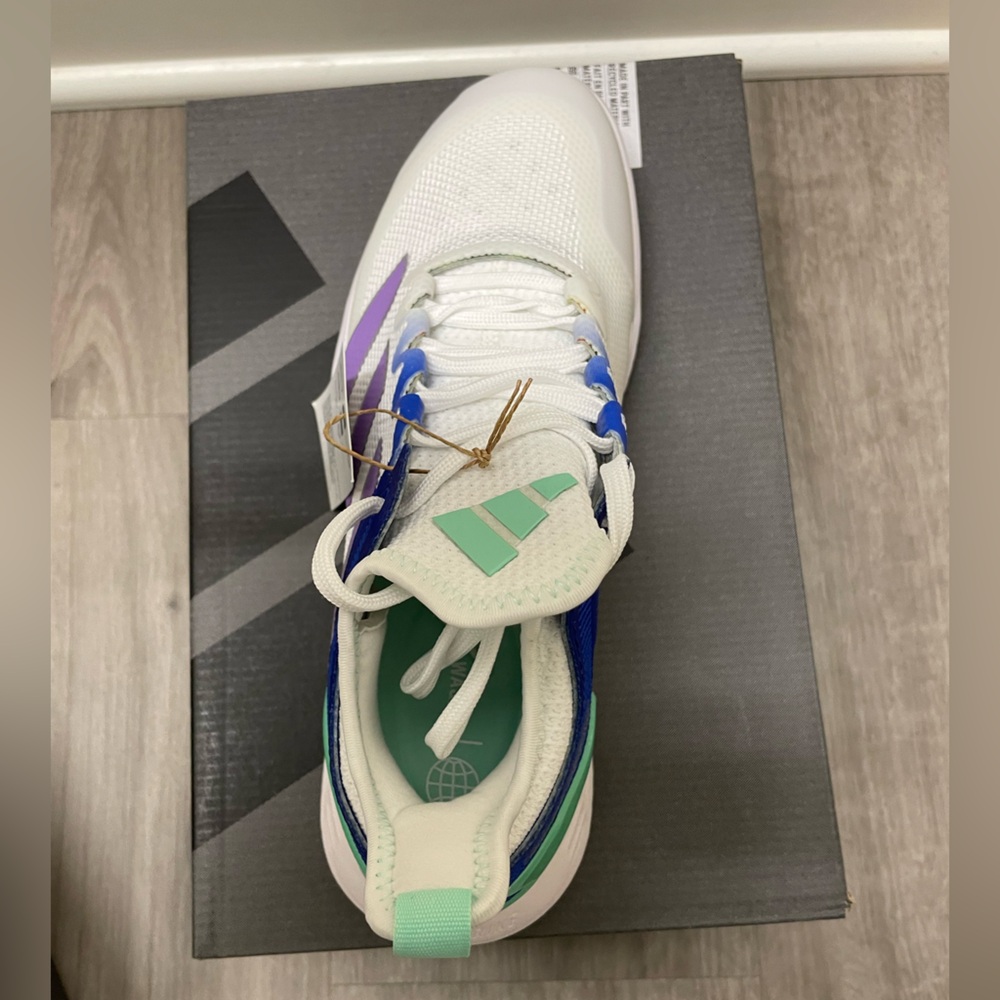 Last pair!!! WOMEN'S ADIZERO UBERSONIC 4 TENNIS SHOES FROM ADIDAS - Picture 3 of 10